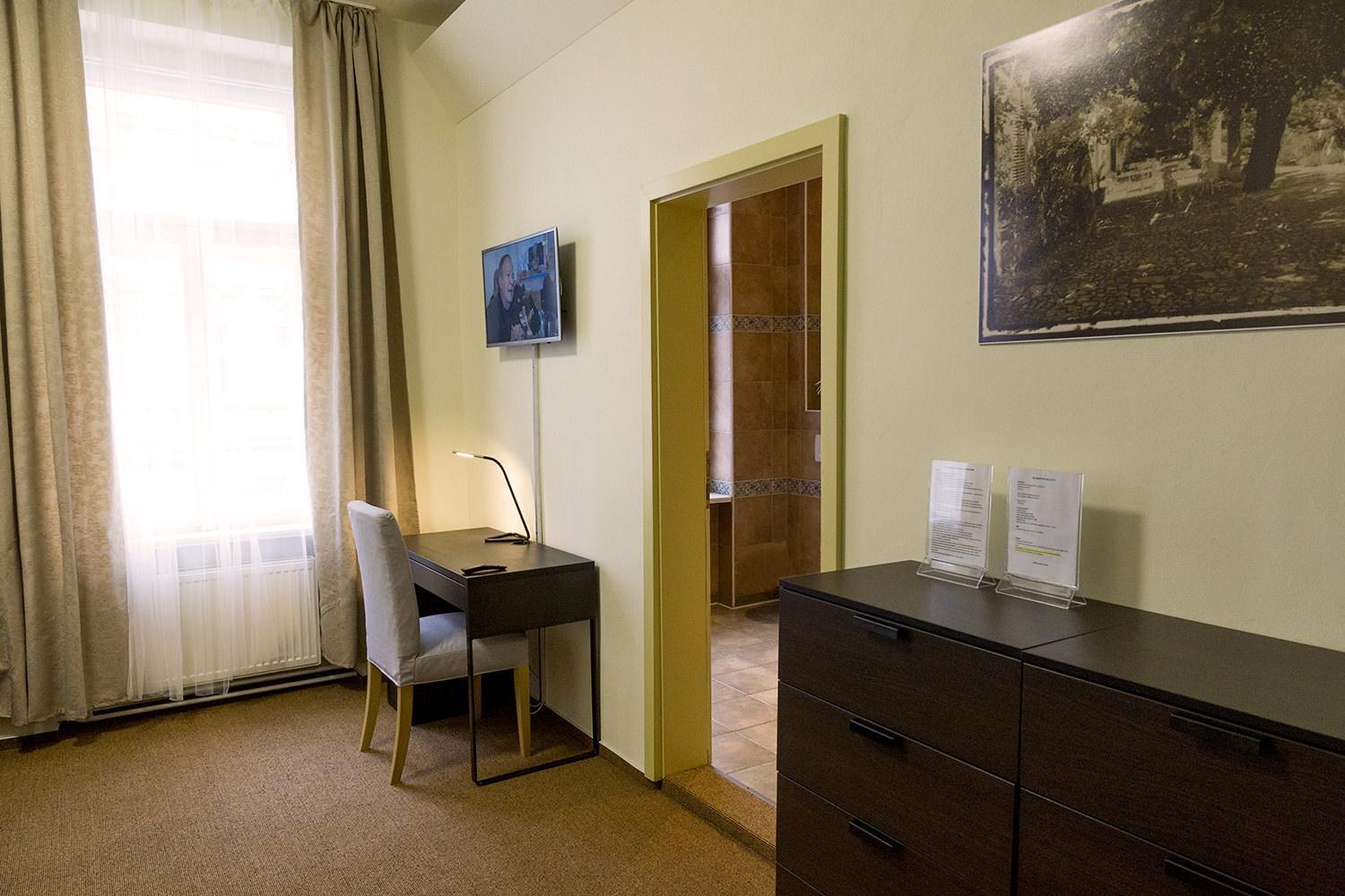Light 2* Praga